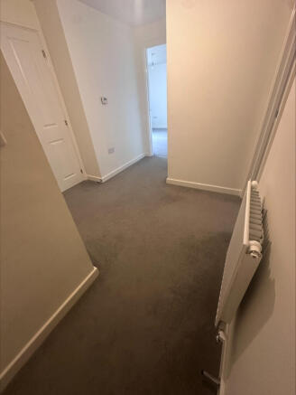 2 bed Apartment to rent Image 10