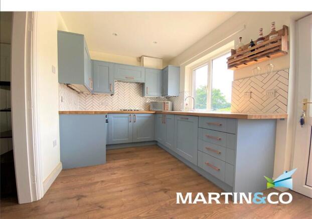 3 bed Semi-Detached to rent Image 4