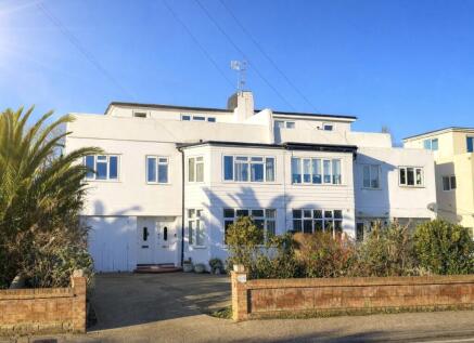 Shaftesbury Avenue, Goring-by-Sea, Worthing, West Sussex, BN12