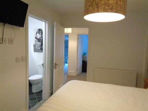 bedroom1.JPG