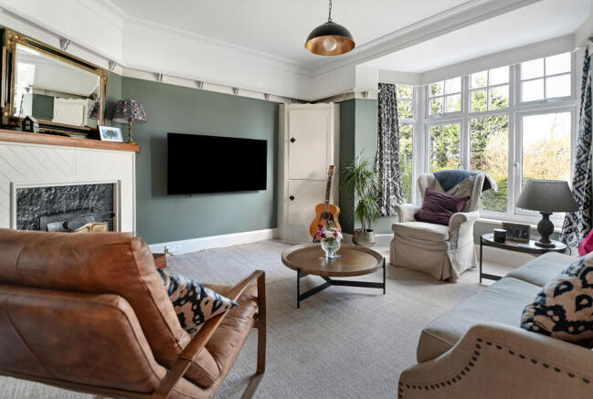5 bed Semi-Detached for sale Image 7