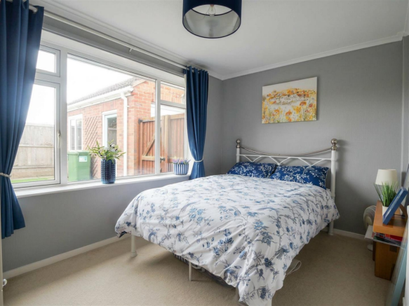 2 bed Semi-Detached Bungalow for sale Image 6