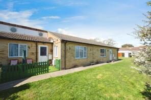Flat D, 97 Solent Court, Southwood Road, Hayling Island PO11 9PU