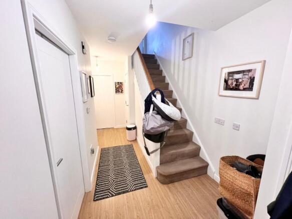 3 bed Semi-Detached to rent Image 4