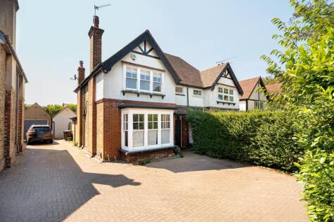 Coulsdon Road, Caterham, CR3