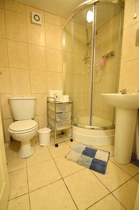 7 bed Terraced to rent Image 4