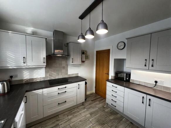 2 bed Semi-Detached Bungalow for sale Image 8