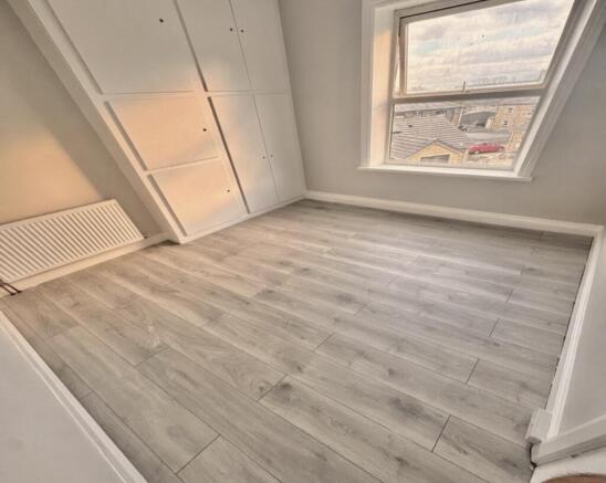 2 bed Terraced to rent Image 4
