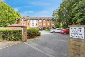 Flat 10, Roslan Court, Rosemary Lane, Horley RH6 9XZ
