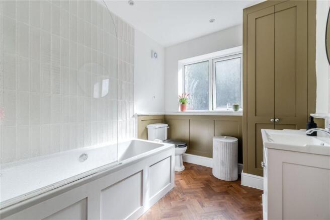 4 bed Semi-Detached for sale Image 10
