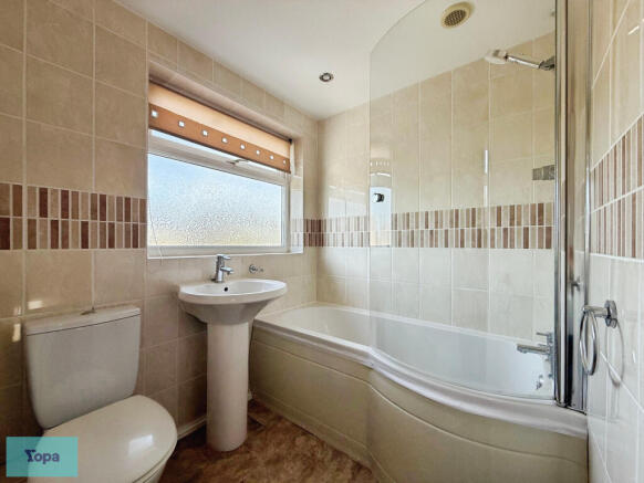 3 bed Semi-Detached for sale Image 9
