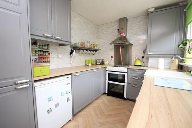 Kitchen (2)