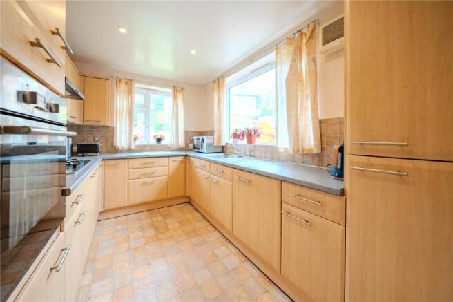 3 bed Semi-Detached for sale Image 4