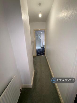2 bed Terraced to rent Image 6