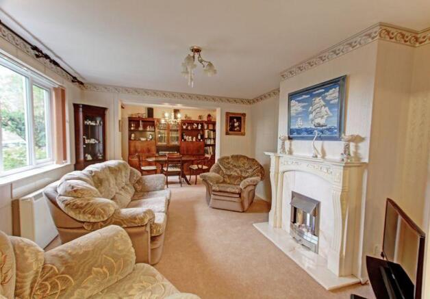 Spacious lounge