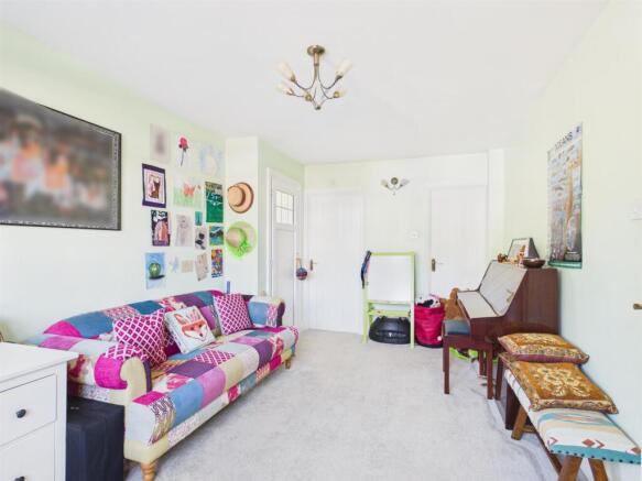 CAM01563G0-PR0338-STILL005.jpg