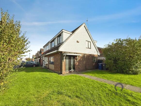 3-bed semi-detached on Meriden Close, Radcliffe, Manchester, Greater Manchester, M26, £250,000