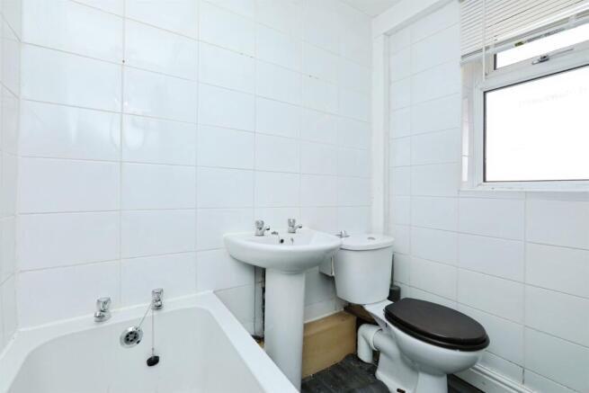 3 bed Terraced for sale Image 12