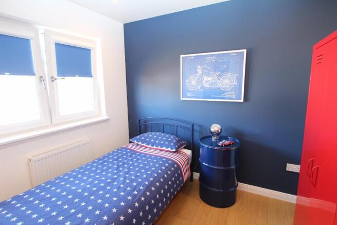 BEDROOM 2