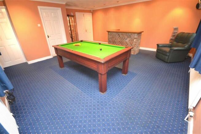 GAMES/FAMILY ROOM