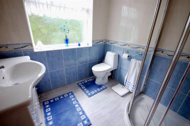 en-suite shower room