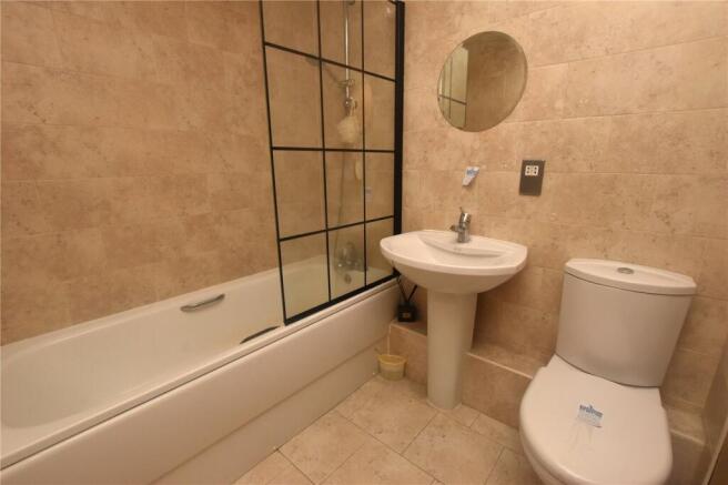 2 bed Apartment for sale Image 8