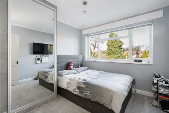 70 Rowlands Crescent-04.jpg