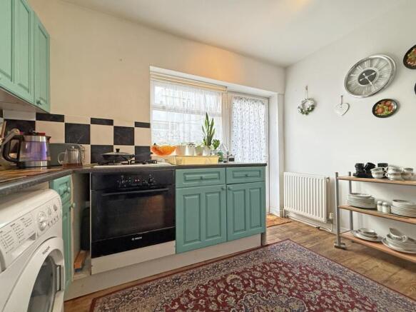 Cromwell Road 21 - Kitchen.jpg
