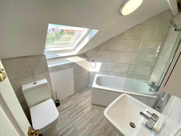 2 bed House Share to rent Image 11
