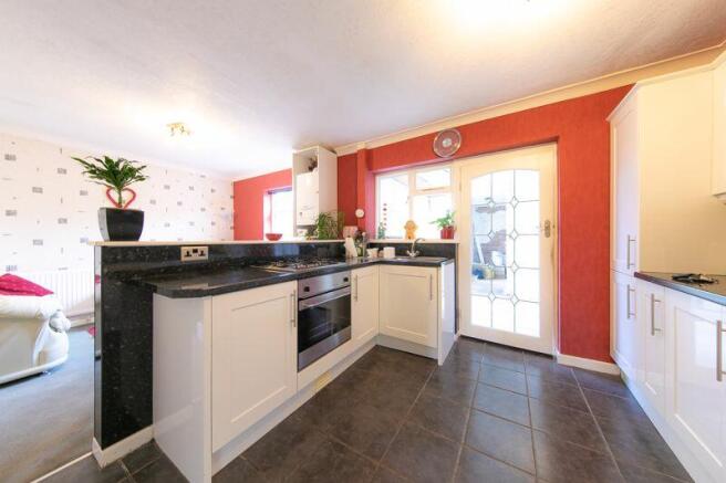 Kitchen & dining room