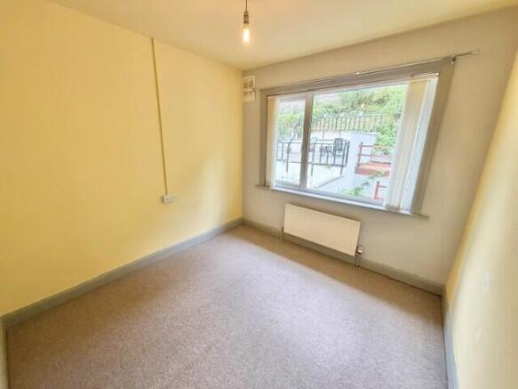 3 bed House to rent Image 6