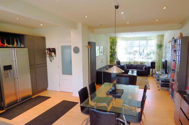 Lounge/Dining Room