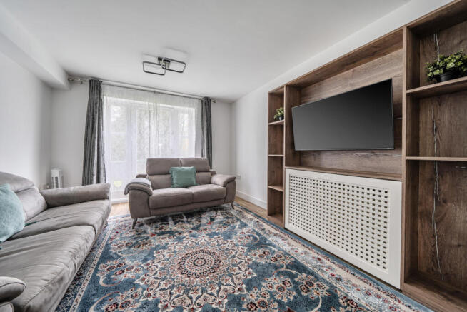 1407394-8-6984ba0...