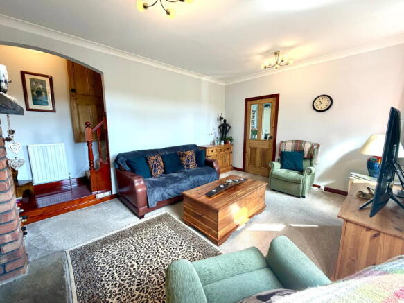 3 bed Semi-Detached for sale Image 6