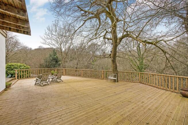 460293 (11) Decking.jpg