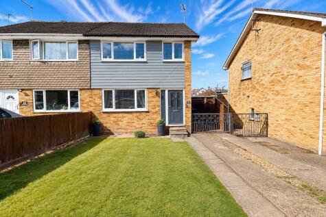 Masefield Drive, Rushden, Northamptonshire NN10