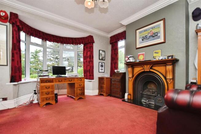 4 bed Detached for sale Image 6