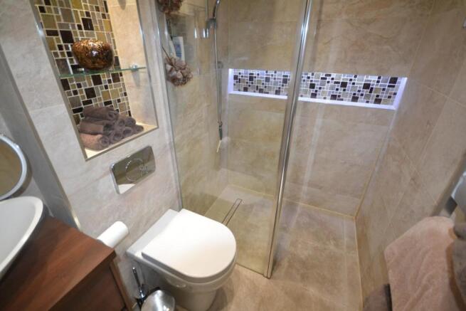 EN SUITE