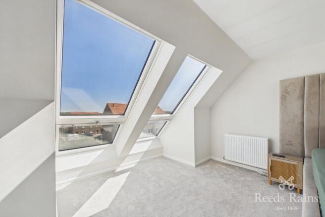 4 bed Detached to rent Image 10