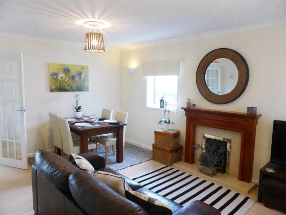 Lounge/Dining Room