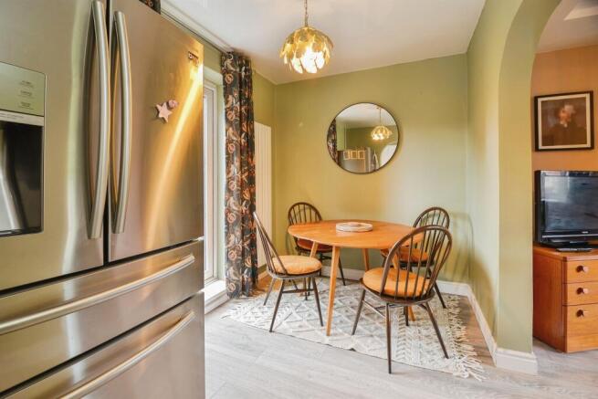 2 bed Semi-Detached for sale Image 10