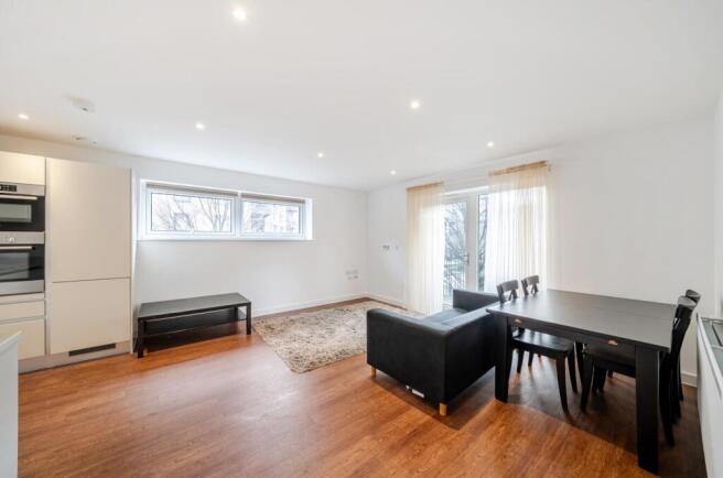 Davidson Frost-Wellings, DFW, Arthur Court, Living