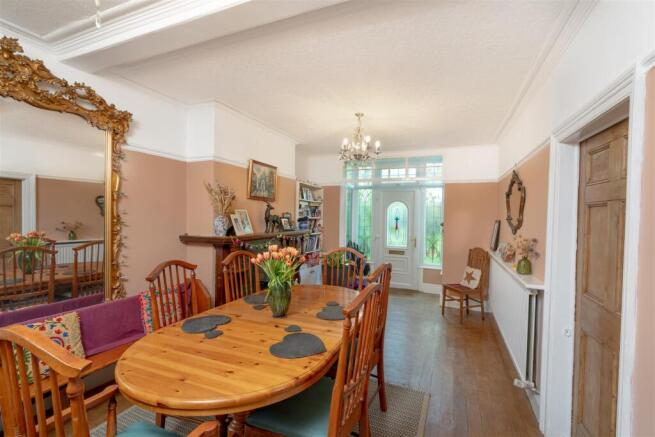 4 bed Semi-Detached for sale Image 9