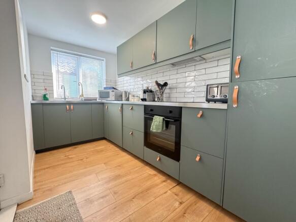 2 bed Town House for sale Image 7