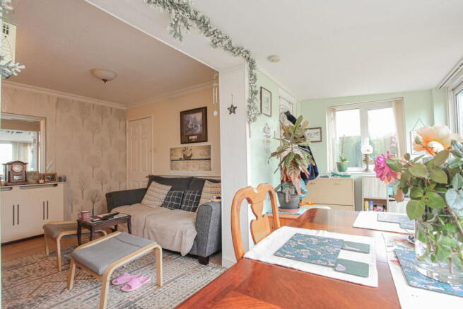 Blenheim Rise, Kings Sutton OX17 3QX photo 4