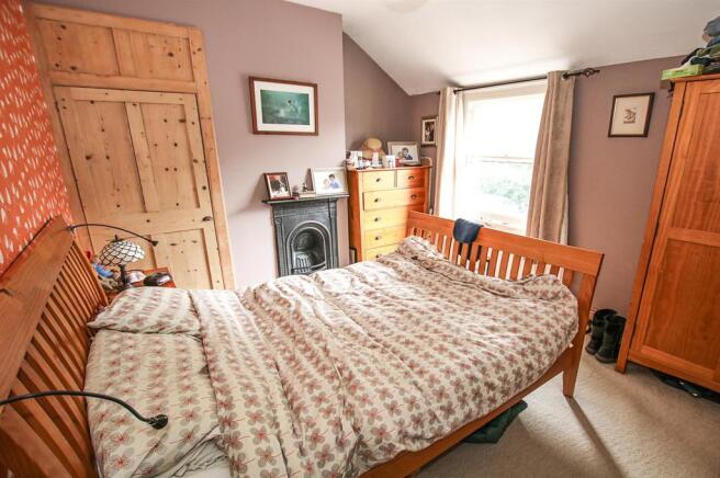 Bedroom 1.jpg