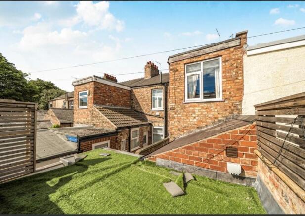 3 bed Terraced for sale Image 8