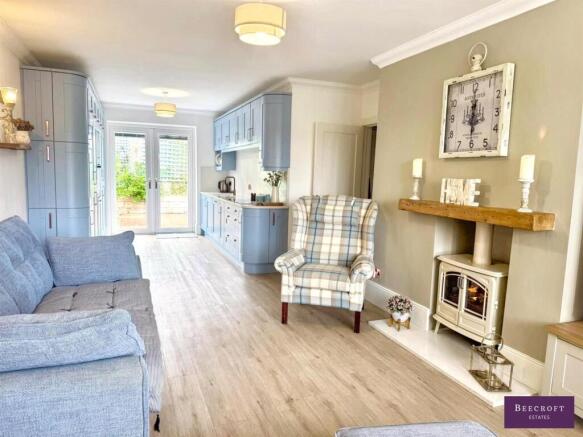 3 bed Detached Bungalow for sale Image 2