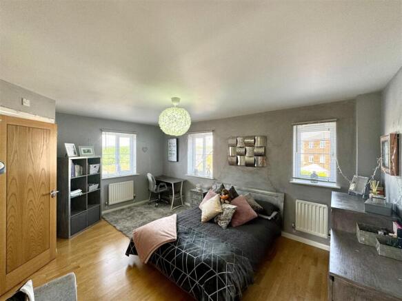 BEDROOM 5