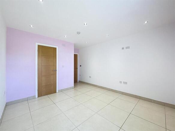 2 bed House for sale Image 9
